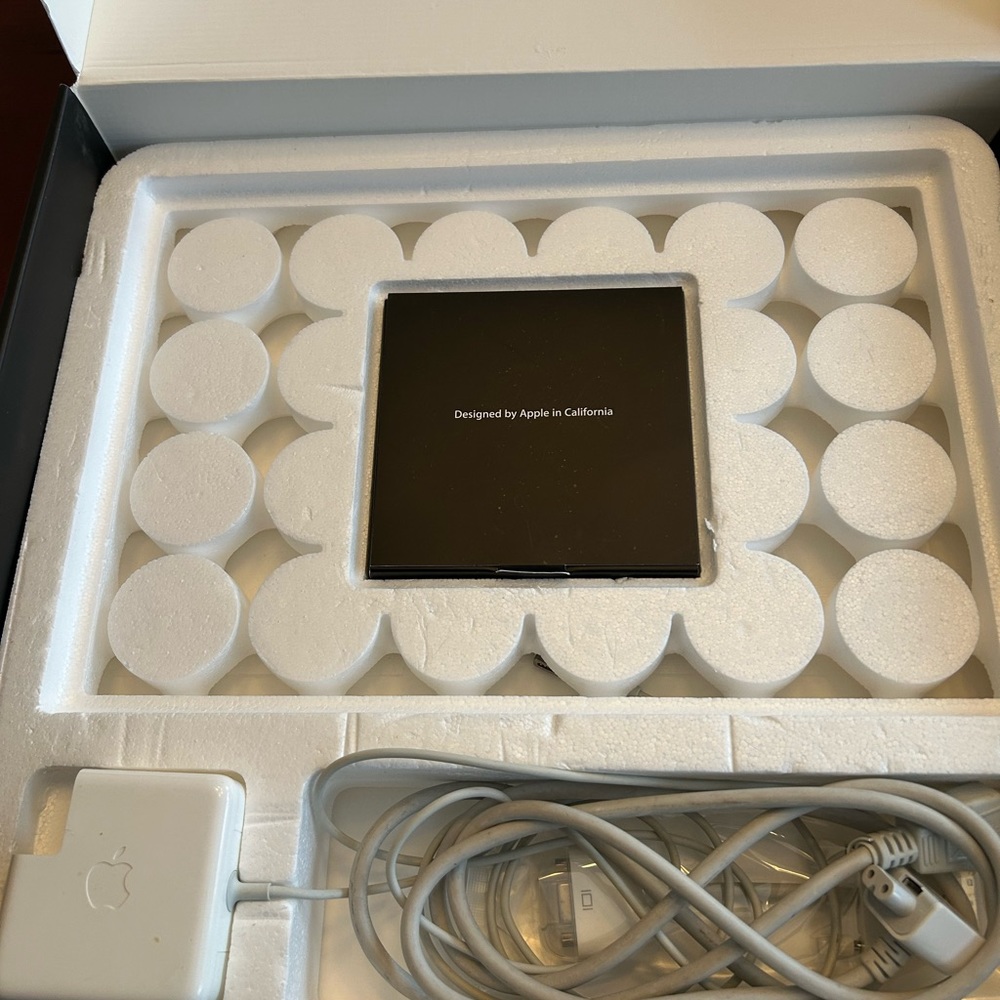 MacBook Pro 15.4” (diagonal) Widescreen Notebook - Picture 9 of 14